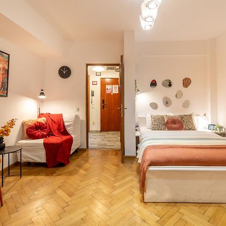 2Br Apartment At Piata Natiunilor Unite: Perfect For City Center Stays 부쿠레슈티 외부 사진