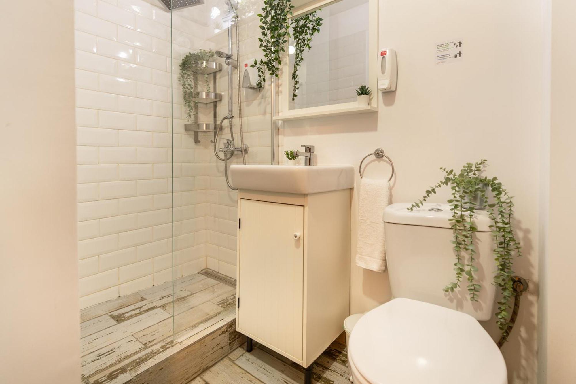 2Br Apartment At Piata Natiunilor Unite: Perfect For City Center Stays 부쿠레슈티 외부 사진