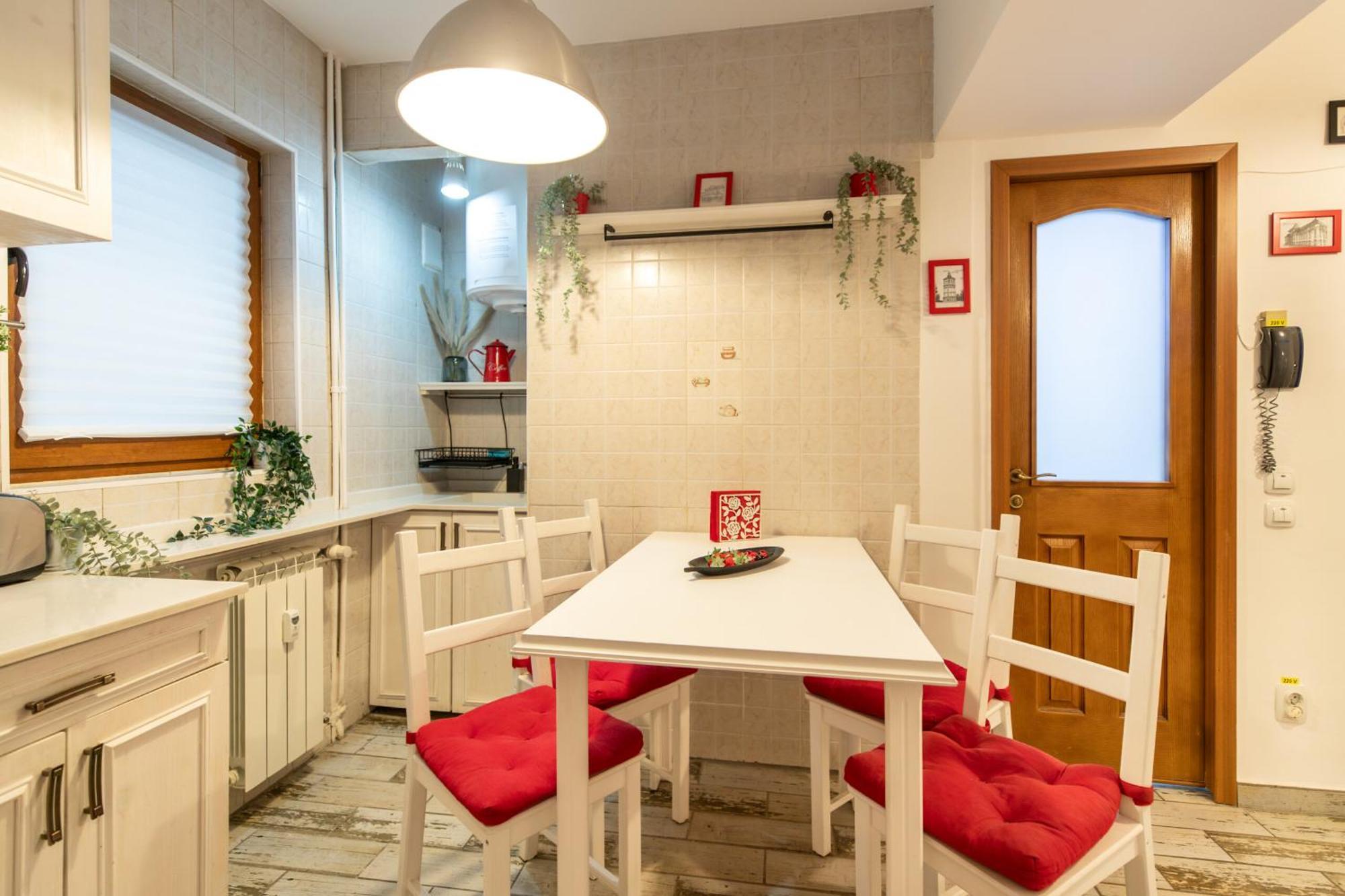 2Br Apartment At Piata Natiunilor Unite: Perfect For City Center Stays 부쿠레슈티 외부 사진